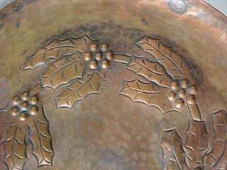 WONDERFUL PAIR HAND HAMMERED COPPER HOLLY PLATES HR  