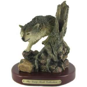 Hunting Wolf Figurine