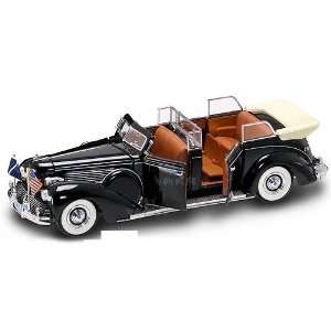     Lincoln Sunshine Special Convertible w/ Flags (1939, 124, Black
