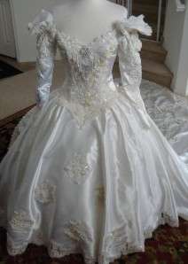   SZ 8 EVE OF MILADY BASQUE ALENCON LACE BEADED CATHEDRAL WEDDING GOWN