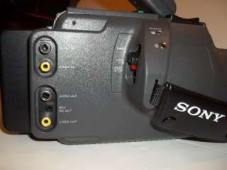 A0425 SONY HANDYCAM VIDEO 8 MODEL CCD F34 CAMCORDER  