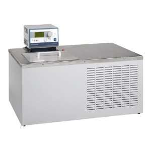 28.4 liter Programmable Digital Controller Refrigerated/Heated 