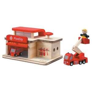  Plantoys Wooden Fire Station