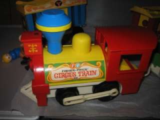 VINTAGE FISHER PRICE CIRCUS TRAIN W/ ANIMALS PEOPLE CARS LITTLE PEOPLE 