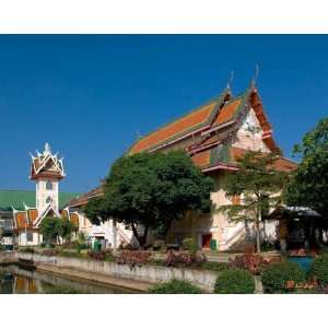  Wat Thung Si Muang Wiharn and Bell Tower