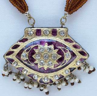 See Creating Lakh Jewelry at the end of our listing to view 
