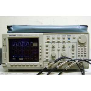 Tektronix TDS 644B TDS644B digital oscilloscope with 4 channels 