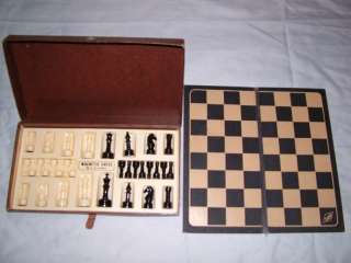 VINTAGE TOY 1950 60S LOWE MAGNETIC STAUNTON CHESS SET  