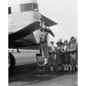   Elizabeth Owens christens Sikorsky plane, [5/8/25]