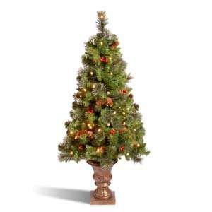  Crestwood Spruce Entrance Tree with Clear Lights   4 Foot 
