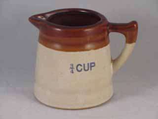 Gailstyn Sutton Vtg Brittany Stoneware Measuring Cup  
