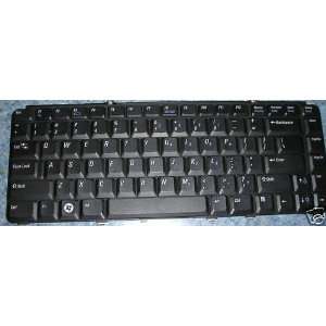  DELL 1540/1545 KEYBOARD D9201 Electronics