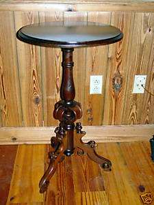 Nice Victorian Walnut Lamp Table Stand c1870  