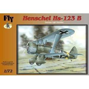   72 Henschel Hs123B German BiPlane Light Bomber Kit Toys & Games