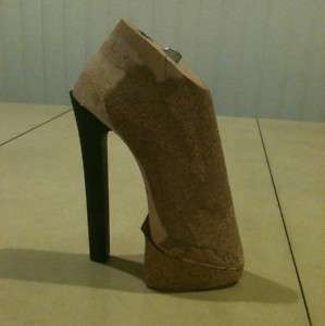 Womens Wood shoe Lasts Sz 36   7 Heel Hight  