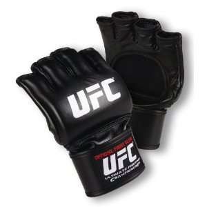 UFC Offizieller Kampfhandschuh  Sport & Freizeit