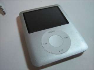 S24) Silver Apple 4GB Video iPod Nano A1236 3rd Generation  