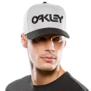 Oakley Factory New Era Mens Casual Hat/Cap w/ Free B&F Heart Sticker 