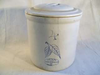 Red Wing 4 gallon Union Stoneware Crock with lid  